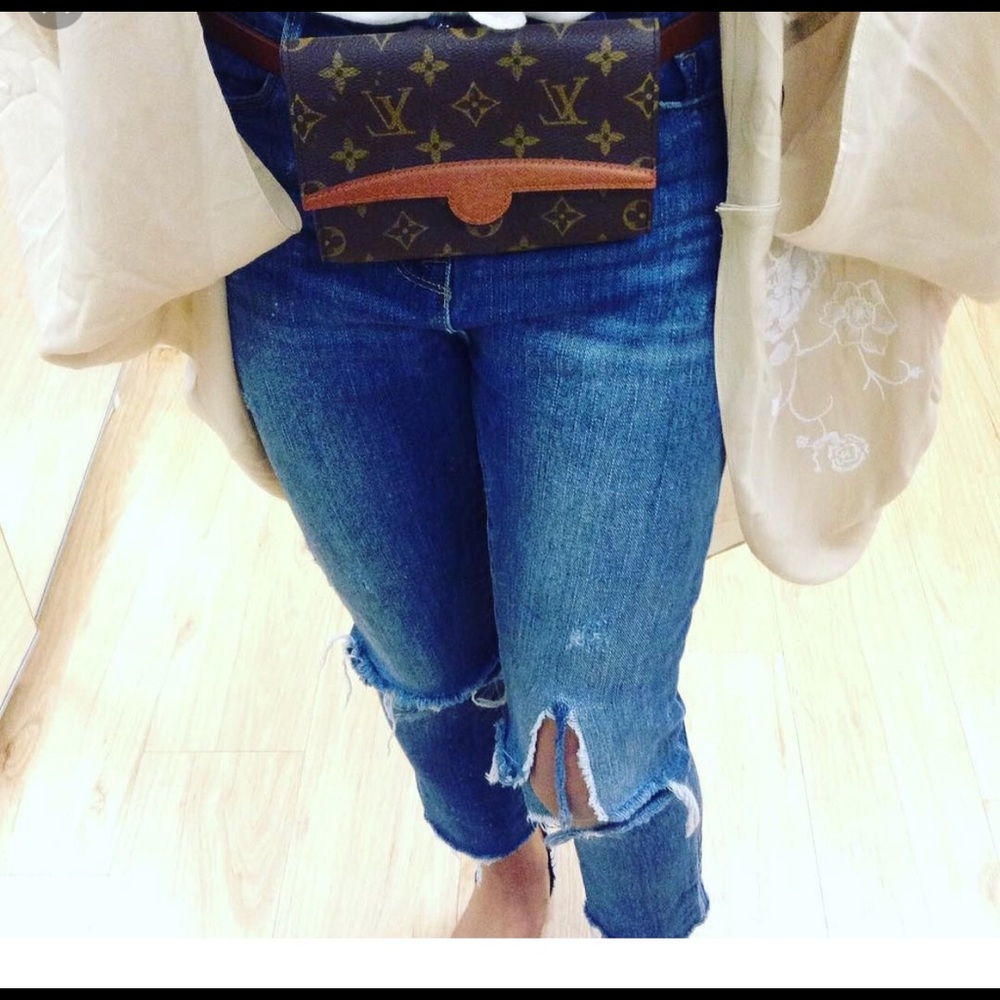 🎉SOLD🎉Louis Vuitton arche Fanny pack